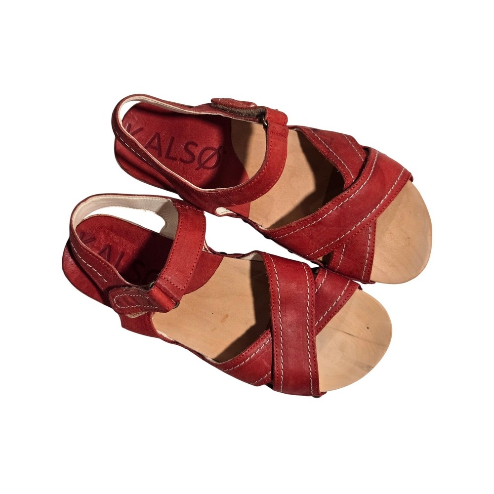 Kalso Earth Shoes Cherry Red Leather Wood Studded Slingback Sandals Women'sSize7